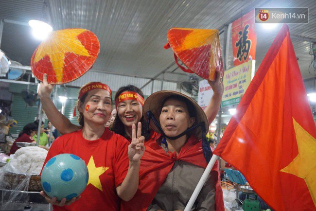 Tứ kết Việt Nam - Nhật Bản: CĐV tiếc nuối khi tuyển Việt Nam phải rời Asian Cup 2019-37