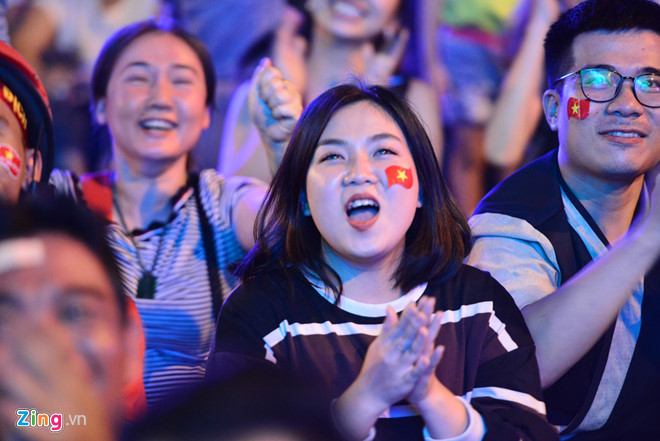 Tứ kết Việt Nam - Nhật Bản: CĐV tiếc nuối khi tuyển Việt Nam phải rời Asian Cup 2019-22