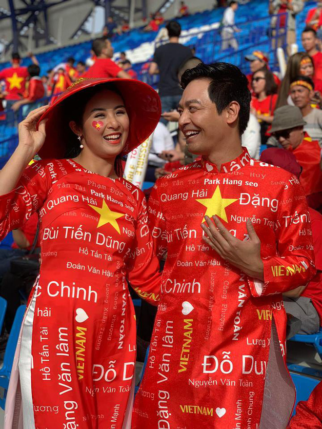 Không khí trận Việt Nam - Nhật Bản tại Dubai: Hoa hậu Ngọc Hân, MC Phan Anh gây chú ý-1