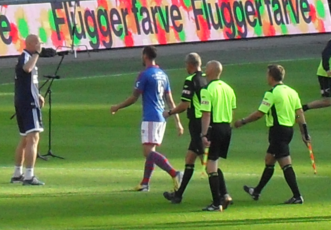 Cho trọng tài mặc áo xanh, AFC vô tình biến trọng tài trở thành cầu thủ thứ 12 của Nhật Bản?-5