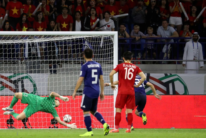 Đá một trận để đời, đội tuyển Việt Nam khiến Nhật Bản toát mồ hôi vào bán kết-5