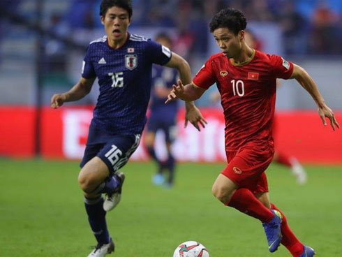 Xót xa hình ảnh các tuyển thủ Việt Nam áo ướt đẫm mồ hôi, thi đấu hết mình đến tận phút cuối cùng của trận Tứ kết khốc liệt-7