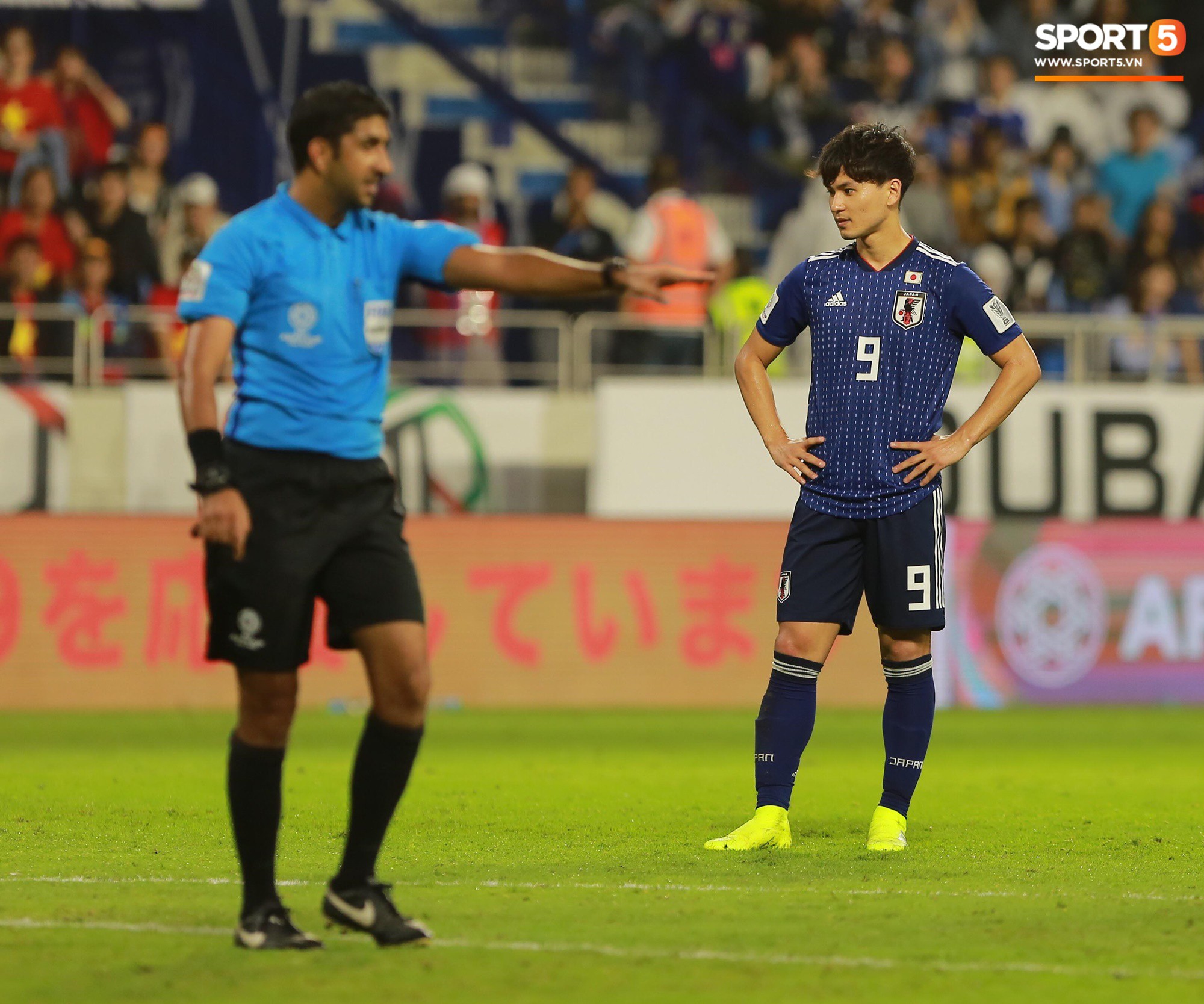 Trai đẹp Nhật Bản gắt gỏng, xô đẩy cậu út tuyển Việt Nam-7