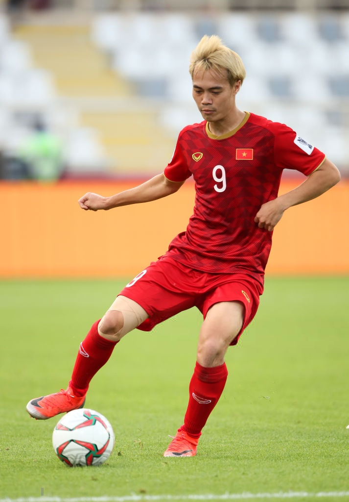 Văn Toàn đổ gục sau trận thua, ai nhìn hình ảnh này cũng muốn vào sân kéo cậu ấy đứng dậy-1