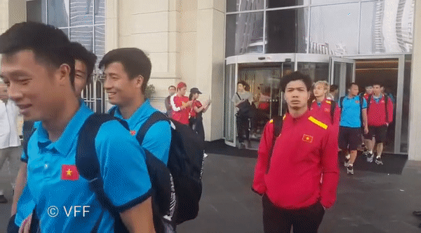 Mỗi trận bóng 1 bức ảnh, Công Phượng chứng minh đẳng cấp thánh biểu cảm” với loạt hình ảnh hài hước-1