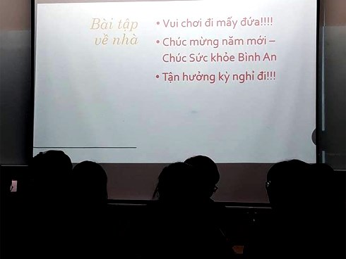 Xuất hiện màn giao bài tập Tết khiến sinh viên mọi nhà thèm thuồng ao ước không thôi