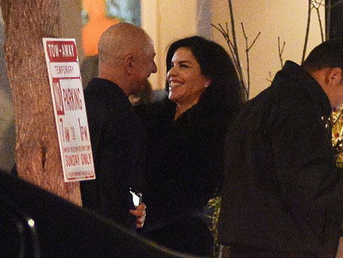 Tỷ phú rửa bát giúp vợ lên kế hoạch chung sống một nhà với nhân tình dù chưa chính thức ly hôn-3