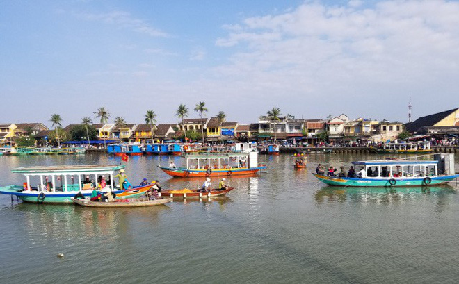 Vụ xe ô tô lao xuống sông: Tìm thấy thi thể người vợ-1