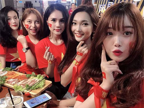 Phan Văn Đức hỏi cưới Chi Pu dù đã có bạn gái xinh đẹp là top 10 Hoa hậu Hoàn vũ, và sự thật là gì?-5