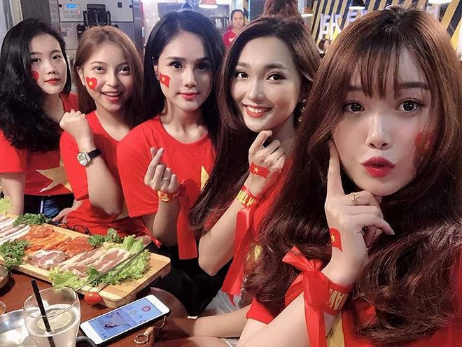 Gia nhập hội bạn gái cầu thủ, Ngọc Nữ vẫn phủ nhận yêu Phan Văn Đức-2