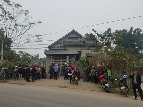 Vụ hai mẹ con hiệu phó tử vong bất thường ở Phú Thọ: Phát hiện chăn và áo khoác nghi của hung thủ
