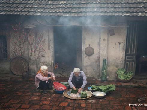 Sau bao năm hết mình với tuổi trẻ, chiều giáp Tết xót lòng tự hỏi: Chúng ta còn được gặp bố mẹ bao nhiêu lần?