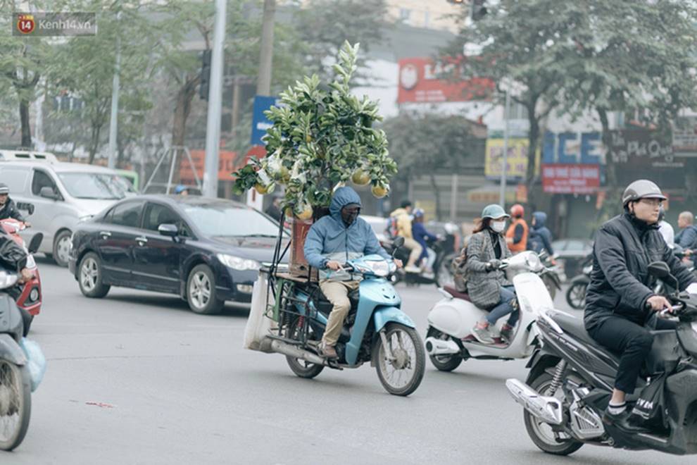 Chùm ảnh: Từ 3h chiều, đường phố Hà Nội ùn tắc không lối thoát ngày giáp Tết-13