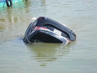 Tiết lộ điều kinh hoàng vụ ô tô lao xuống sông Hoài, 3 người tử vong