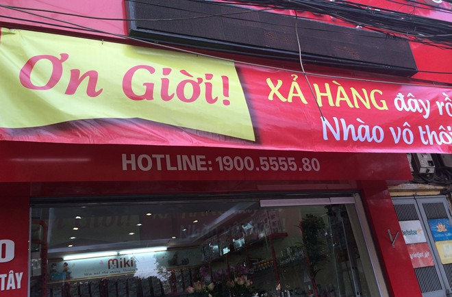Áo ấm chân dài, bán cả nhà cả cửa và những biển xả hàng cuối năm khiến thượng đế bật cười-5