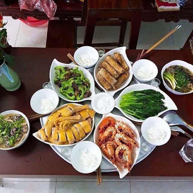 Cuối tuần, nhiều chị em tranh thủ cúng Táo quân sớm, khoe nhau mâm cỗ thịnh soạn hết nấc-18