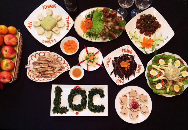 Cuối tuần, nhiều chị em tranh thủ cúng Táo quân sớm, khoe nhau mâm cỗ thịnh soạn hết nấc-6