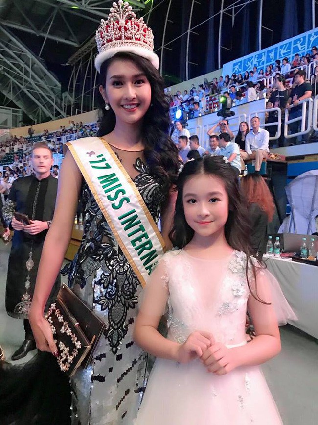 Tiểu mỹ nhân đẹp thần thánh chẳng kém Tiểu Vy, Đỗ Mỹ Linh khiến dân tình phải gật gù: Hoa hậu tương lai đây rồi”-5