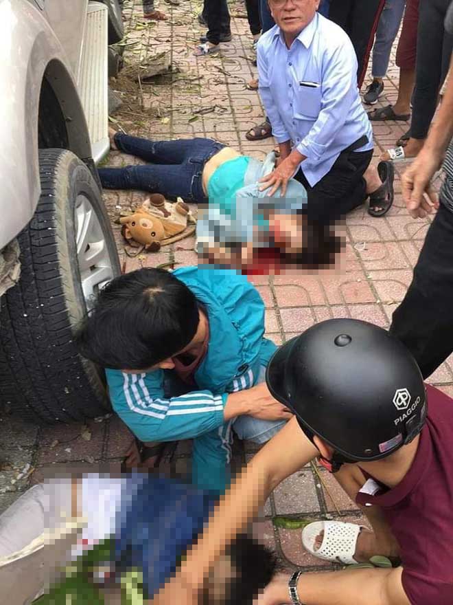 Ô tô điên lao lên vỉa tông chết bé trai 5 tuổi đứng đón xe buýt-2