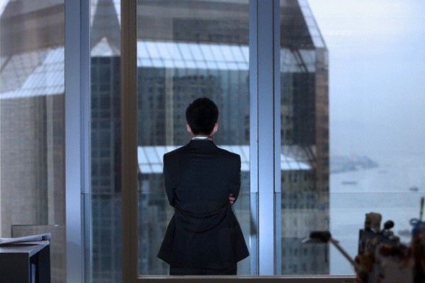 Chiếc nhẫn bạc trong ngăn tủ và bí mật suốt 9 năm của vợ khiến tôi muốn phát điên-2