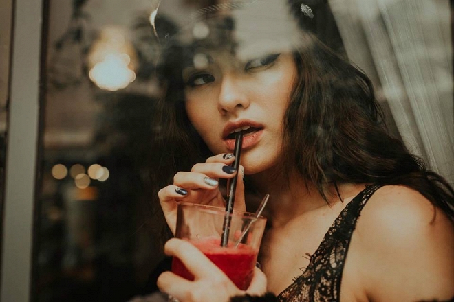 Hồng Quế gợi cảm mê người trong loạt ảnh mới sau khi dao kéo mũi không lâu-3