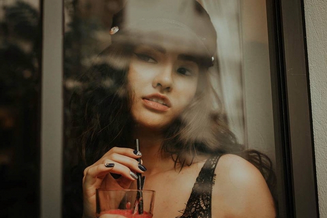 Hồng Quế gợi cảm mê người trong loạt ảnh mới sau khi dao kéo mũi không lâu-5