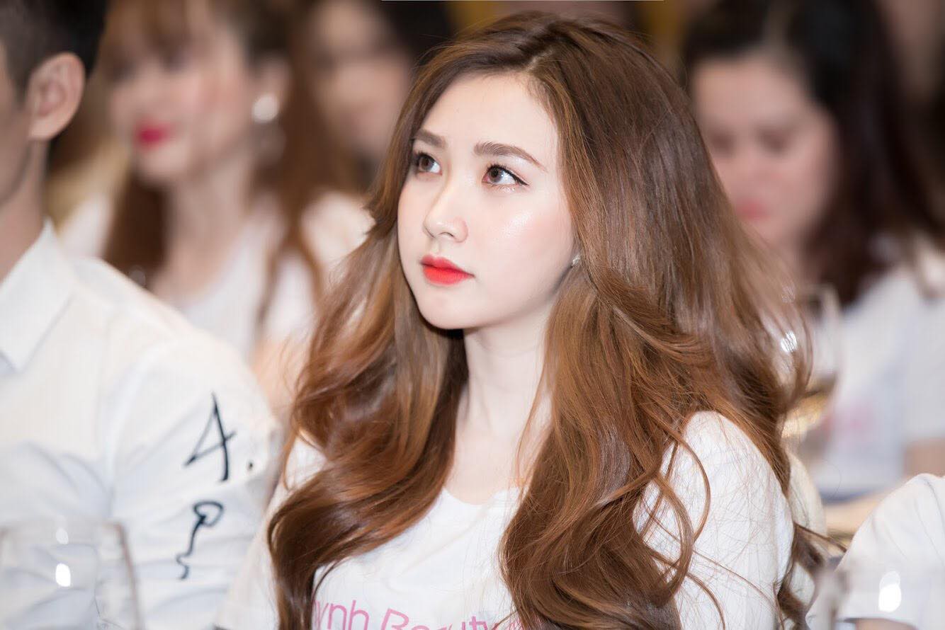 Dàn bạn gái cầu thủ Việt: Xinh đẹp, nổi tiếng nhưng chưa hết, họ còn có cuộc sống sang chảnh đáng ghen tỵ-10