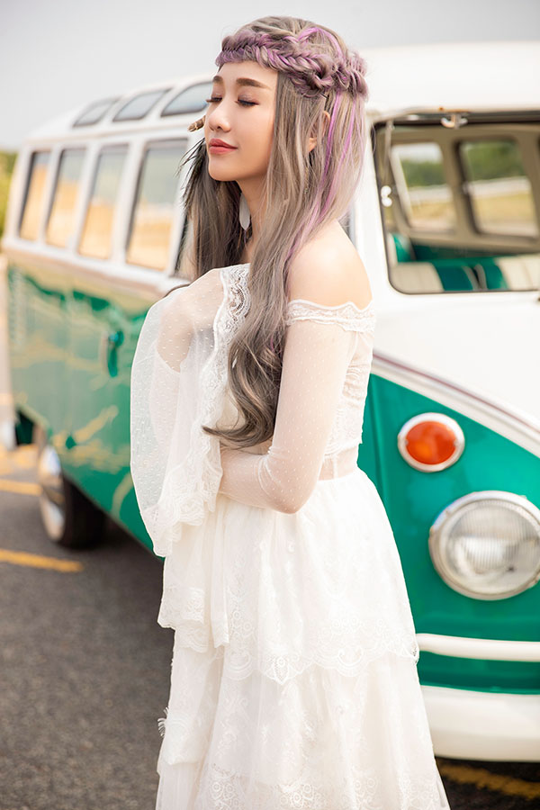 Hari Won hoá cô gái di gan, đầy mộng mị với tạo hình mới lạ-1