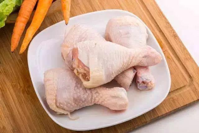 Mua đùi gà ở siêu thị, bạn phải biết những điều này để tránh mua dính hàng thối hỏng-1