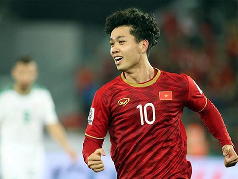 Chuẩn bị đón Tết, Công Phượng trở lại với vẻ soái ca khi chia tay mái tóc súp lơ-4