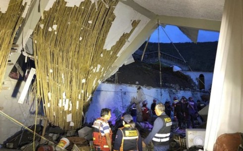 Sập tường khách sạn trong lễ cưới, gần 50 người thương vong-1