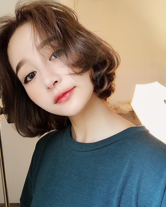 Dù tóc ngắn thì vẫn có 4 kiểu uốn xoăn đẹp quên sầu mà không già chút nào để chị em điệu đà diện Tết-6