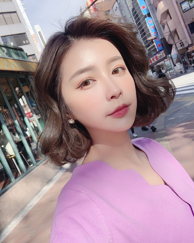 Dù tóc ngắn thì vẫn có 4 kiểu uốn xoăn đẹp quên sầu mà không già chút nào để chị em điệu đà diện Tết-4