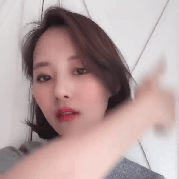 Dù tóc ngắn thì vẫn có 4 kiểu uốn xoăn đẹp quên sầu mà không già chút nào để chị em điệu đà diện Tết-3