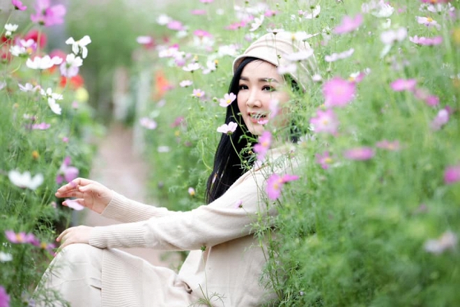 Hoa hậu Giáng My đầy mơ mộng trong khoảnh khắc khi đất trời chuyển sang xuân-2