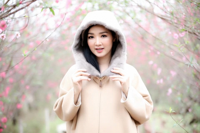 Hoa hậu Giáng My đầy mơ mộng trong khoảnh khắc khi đất trời chuyển sang xuân-7