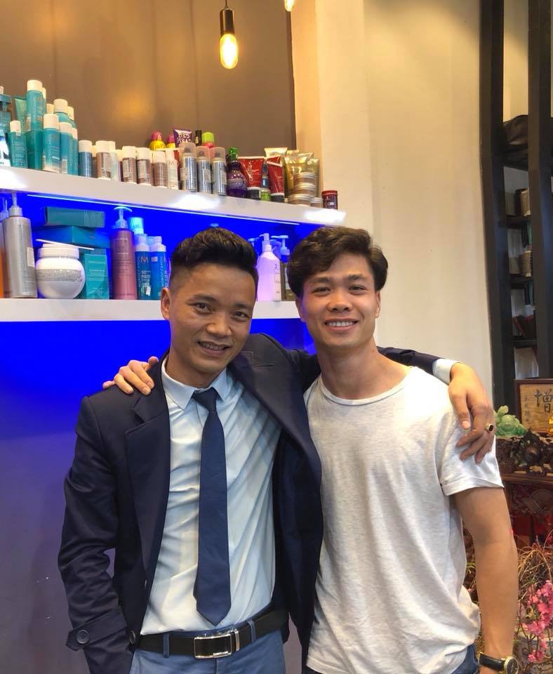 Chuẩn bị đón Tết, Công Phượng trở lại với vẻ soái ca khi chia tay mái tóc súp lơ-2