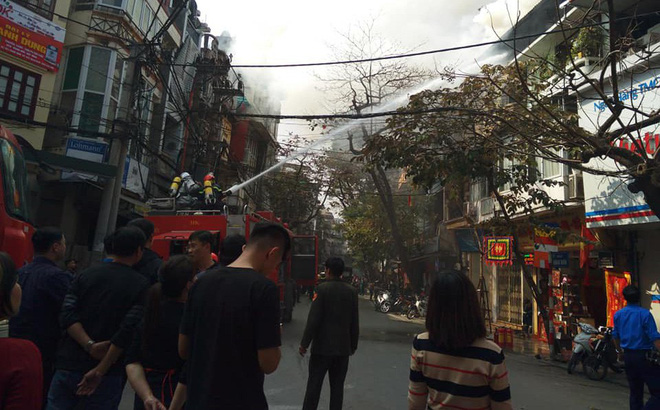 Cháy nhà trên phố cổ Hà Nội ngày cúng ông Công, ông Táo-2