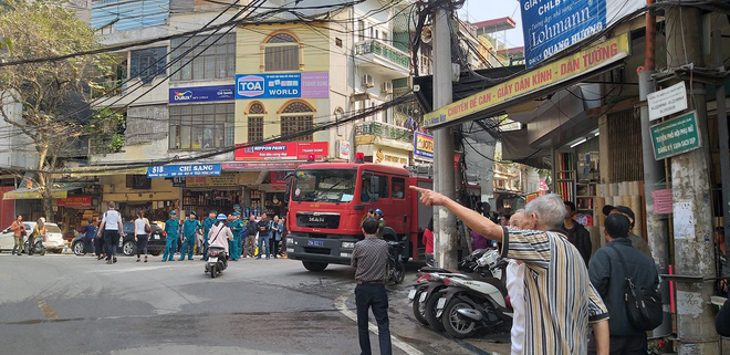 Cháy nhà trên phố cổ Hà Nội ngày cúng ông Công, ông Táo-3