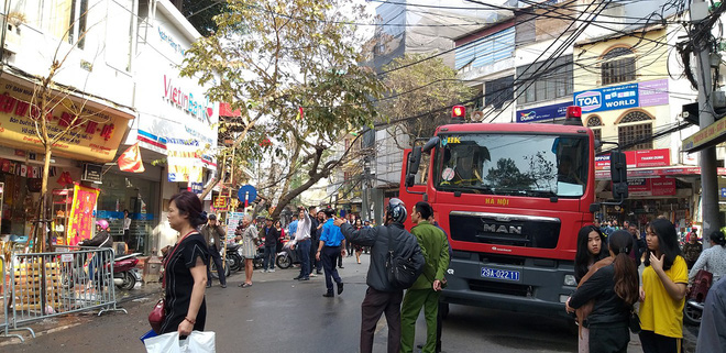 Cháy nhà trên phố cổ Hà Nội ngày cúng ông Công, ông Táo-5