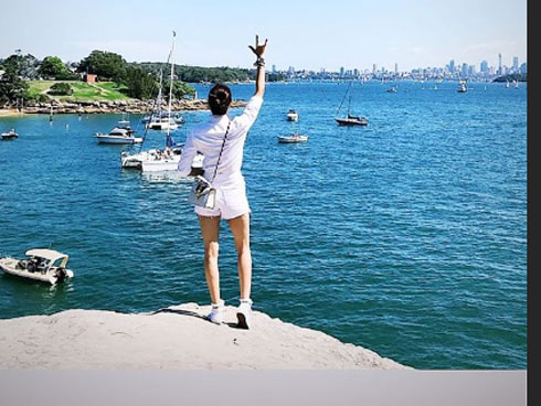 Đầu năm mới, Phạm Hương khoe ảnh món hàng hiệu yêu thích khiến ai cũng bất ngờ-9