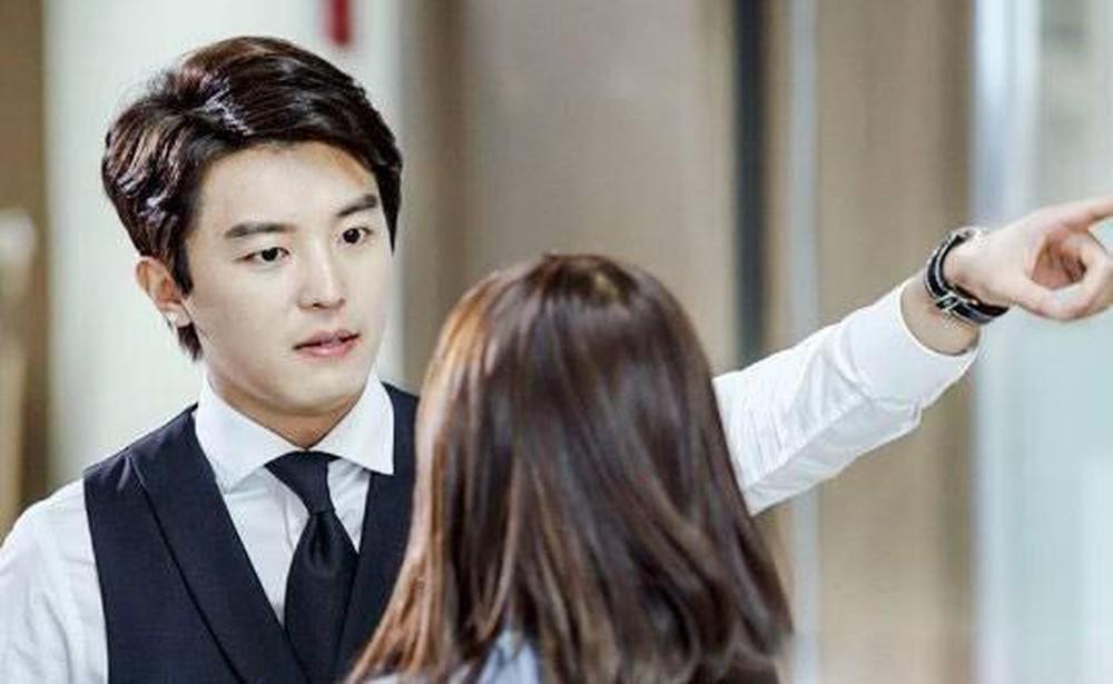 Lần đầu đưa vợ về quê ăn Tết, nhìn cảnh tượng dưới gầm bàn ăn tôi chỉ muốn ly hôn-2