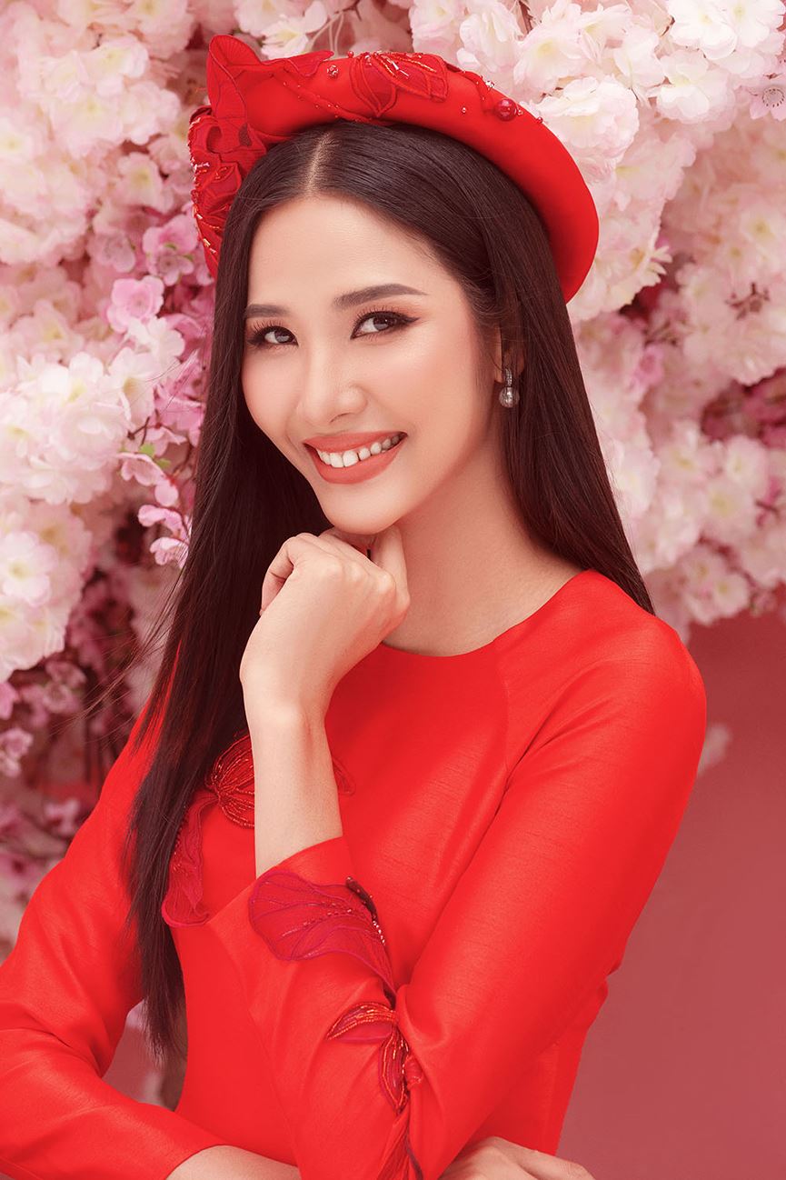 HHen Niê, Hoàng Thuỳ, Mâu Thuỷ đọ nhan sắc rực rỡ trong bộ ảnh Tết-11