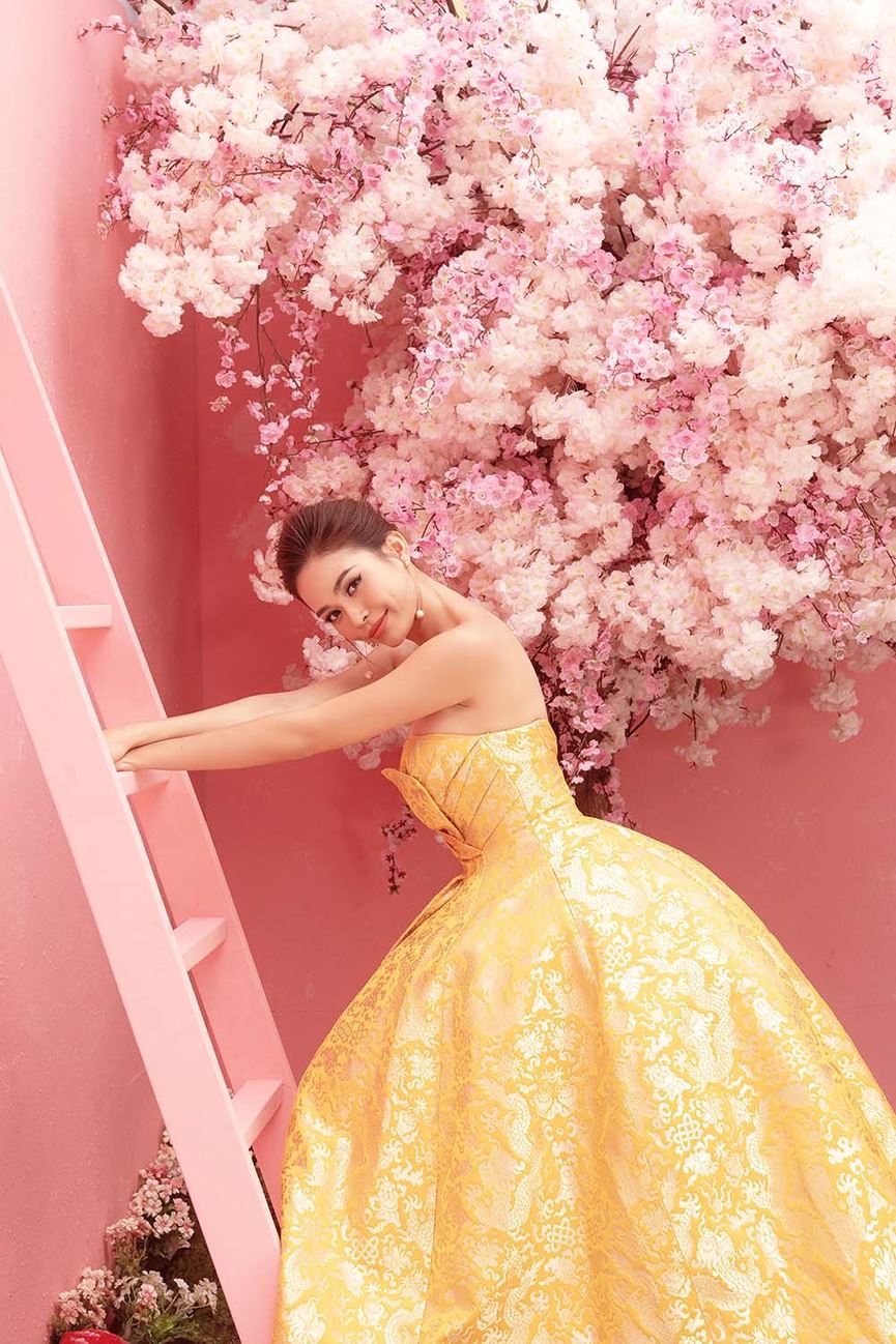 HHen Niê, Hoàng Thuỳ, Mâu Thuỷ đọ nhan sắc rực rỡ trong bộ ảnh Tết-12