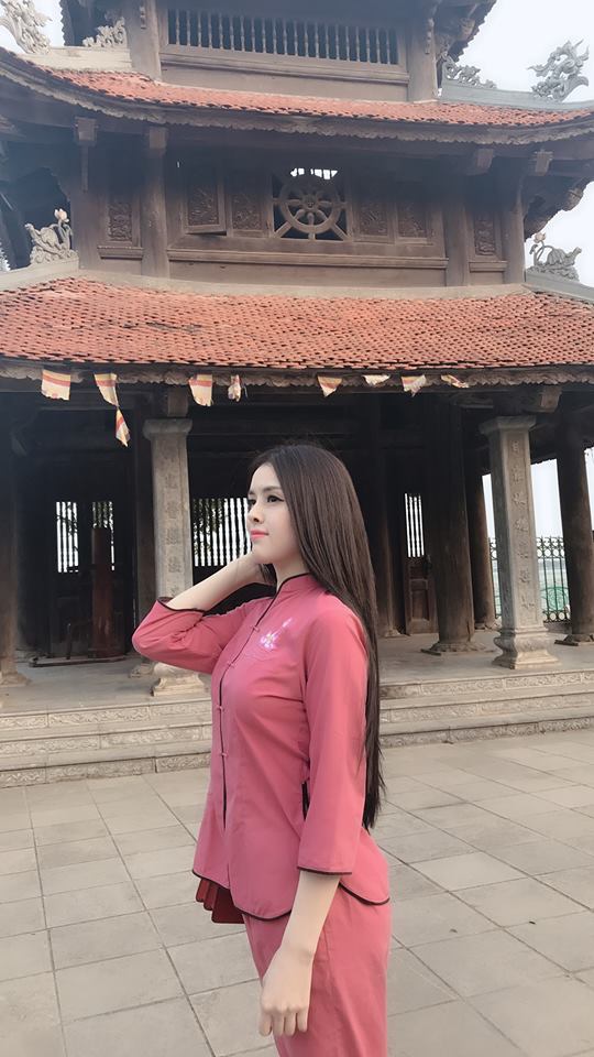 Thư Dung đáp trả khi bị anti-fan nói đi chùa cầu cho có khách-3