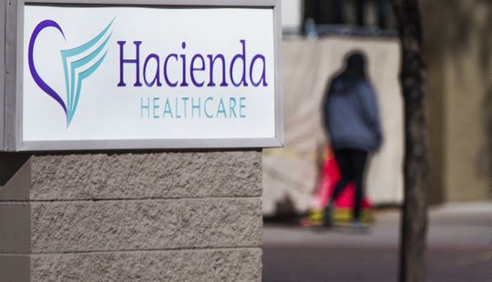 Vụ bệnh nhân sống thực vật 14 năm đột nhiên sinh con: Đình chỉ bác sĩ gốc Việt liên đới-2