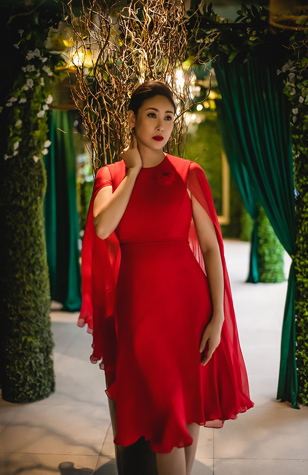 Hà Kiều Anh khoe vẻ đẹp không tuổi giữa khu vườn xanh mát-8