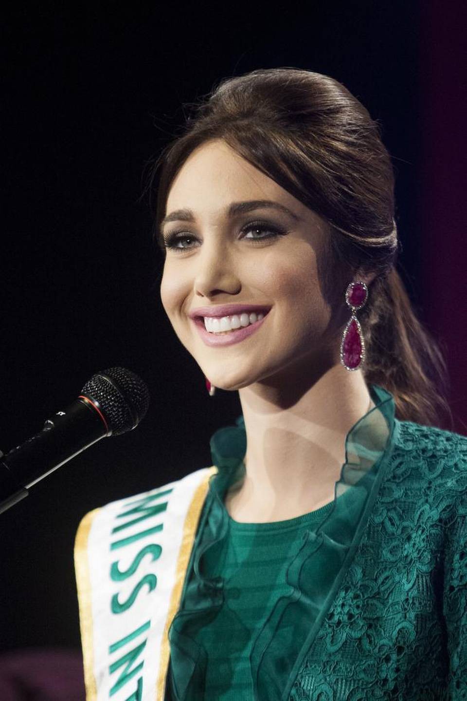 HHen Niê bên dàn Hoa hậu của các Hoa hậu các năm: Toàn nhan sắc nữ thần, body nóng bỏng đến khó rời mắt!-14