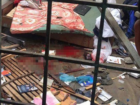 Nghẹn lòng mẹ già đội mưa chờ tìm thi thể con trai trong ngày giáp Tết ở Đà Nẵng-2