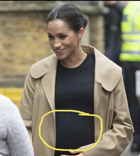 Người dùng mạng tiếp tục chia sẻ rần rần bằng chứng mới cho thấy bụng bầu của Meghan biến dạng khác lạ-5